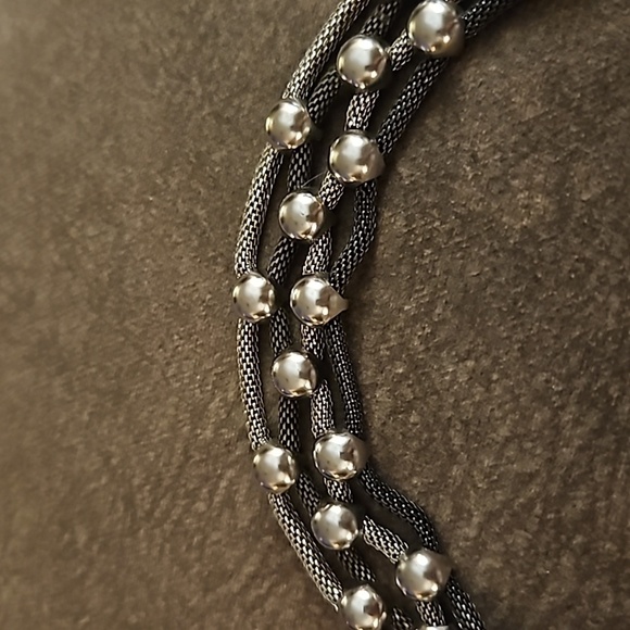 VTG Two-tone Mesh Beaded Magnetic Clasp Bracelet - Picture 5 of 7